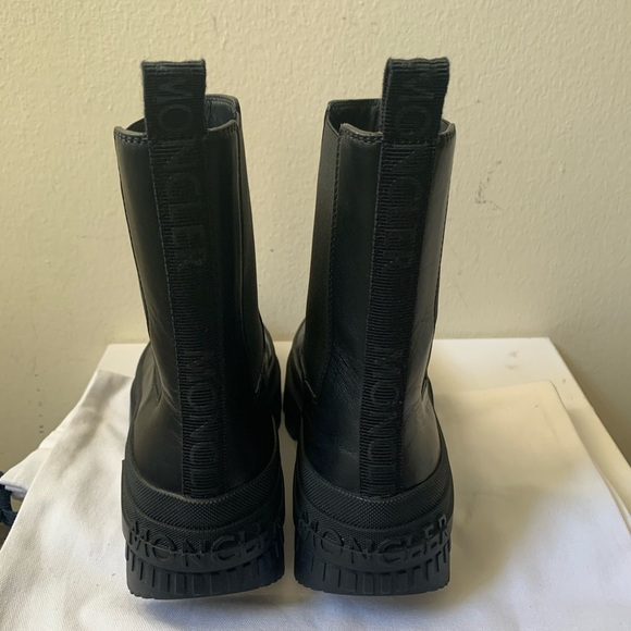 Moncler
Coralyne Chelsea boots - Picture 3 of 14